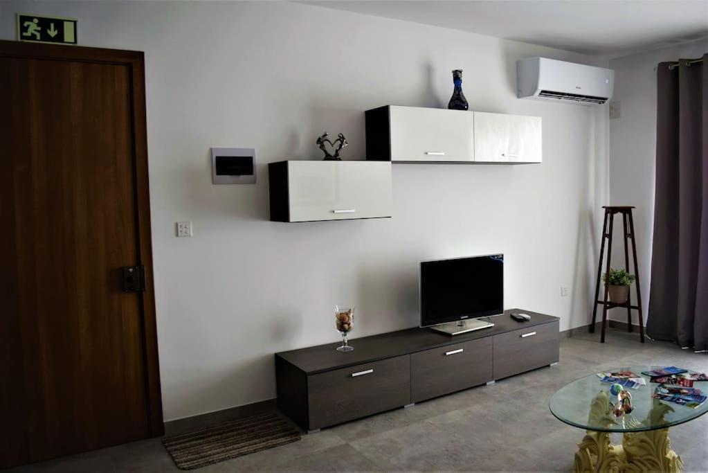 Lovely 3-Bedroom Apartment In L-Iklin 외부 사진