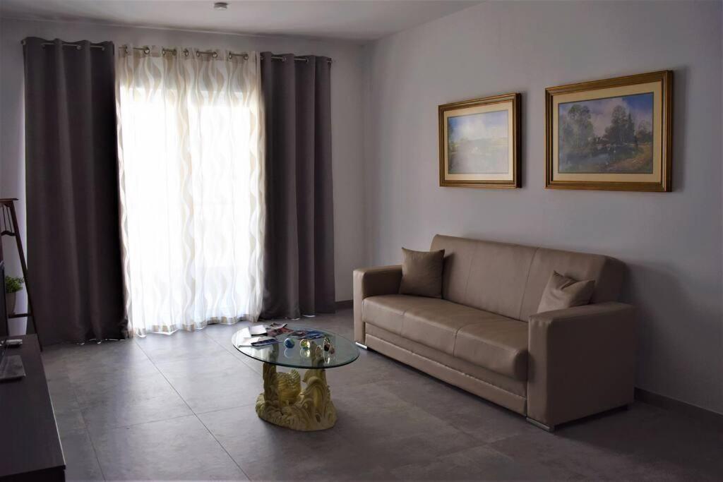Lovely 3-Bedroom Apartment In L-Iklin 외부 사진