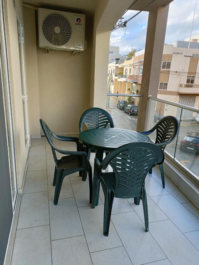 Lovely 3-Bedroom Apartment In L-Iklin 외부 사진